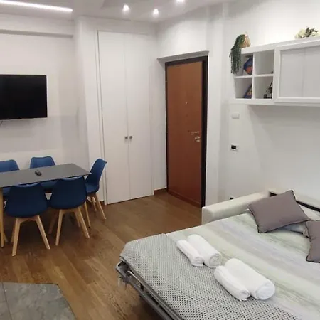 Apartamento Stylish Air Conditionig Wifi Tv 50 Metro 4 Minutes Away *