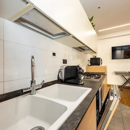 Apartamento Stylish Air Conditionig Wifi Tv 50 Metro 4 Minutes Away *