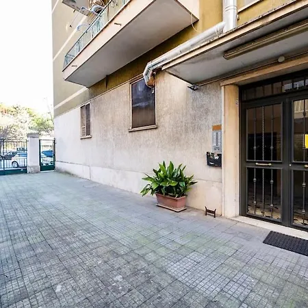 Stylish Air Conditionig Wifi Tv 50 Metro 4 Minutes Away Apartamento Roma