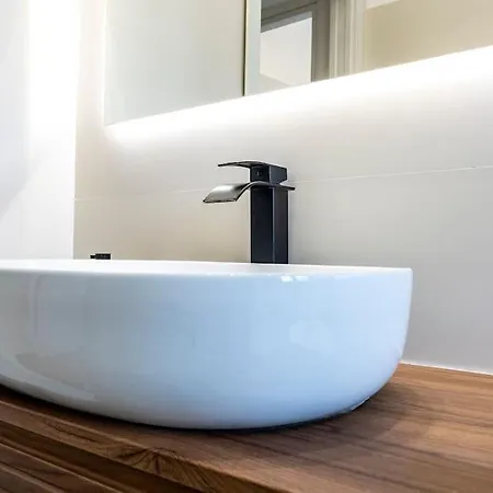 アパート Stylish Air Conditionig Wifi Tv 50 Metro 4 Minutes Away *